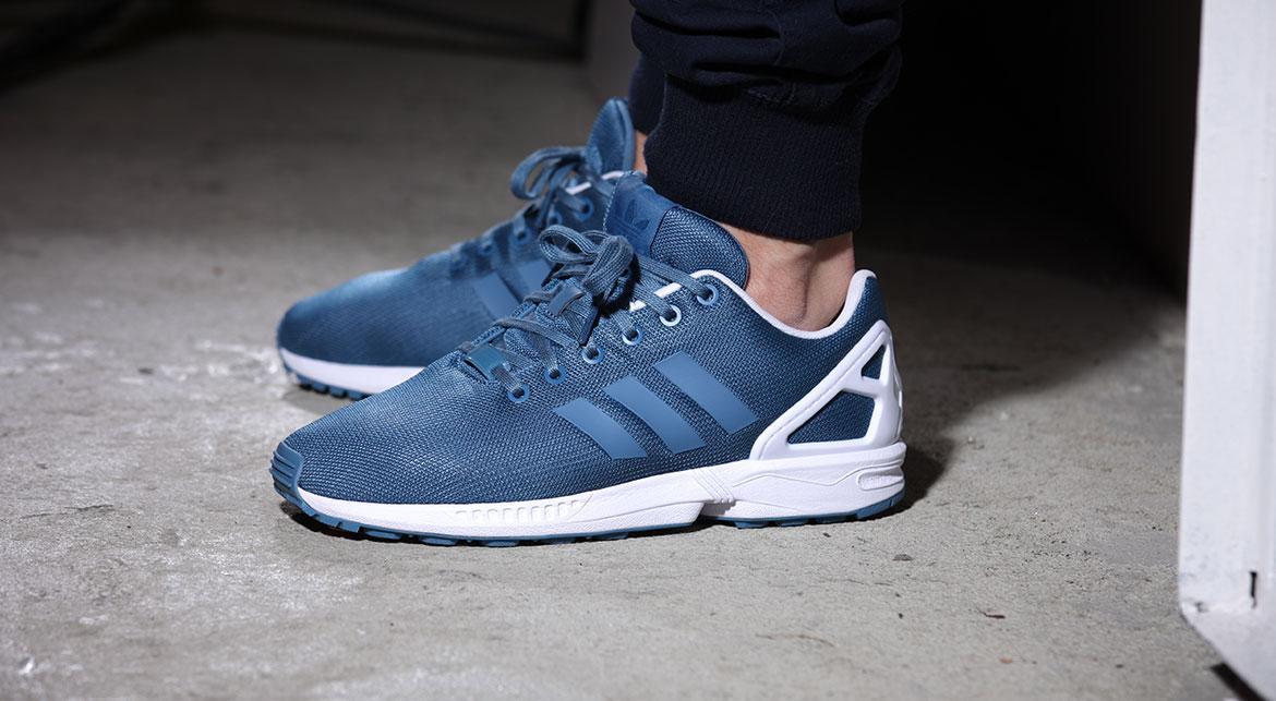 ぷるーと adidas Originals ZX Flux 